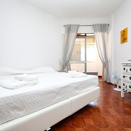 A72 - Colas Place In Lagos Appartement Buitenkant foto
