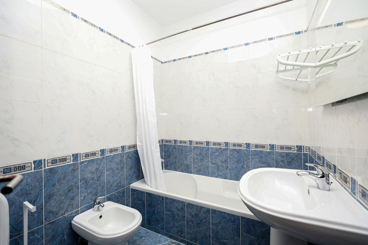 A72 - Colas Place In Lagos Appartement Buitenkant foto